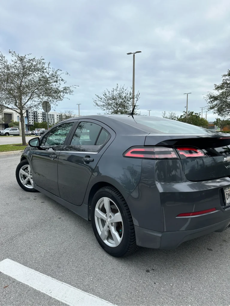 машина в аренду майами, chevrolet volt plug in hybrid, rent a car, car rental miami, front wheel drive, best car rental in miami, chevrolet volt hybrid аренда, CHEVROLET Volt Hybrid Plug-In, Аренда машин в Майами, аренда гибридных авто майами, аренда машины, прокат машин